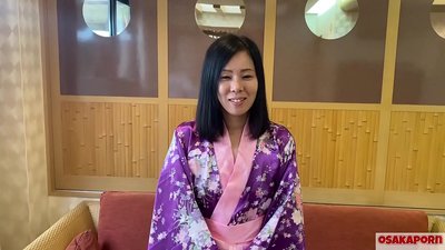 41岁的日本妻子出轨，男孩为钱做爱 亚洲婊子喜欢黑色毛茸茸的阴部性爱，纹身和口交。自慰站立的狗仔 IFOM OSAKAPORN