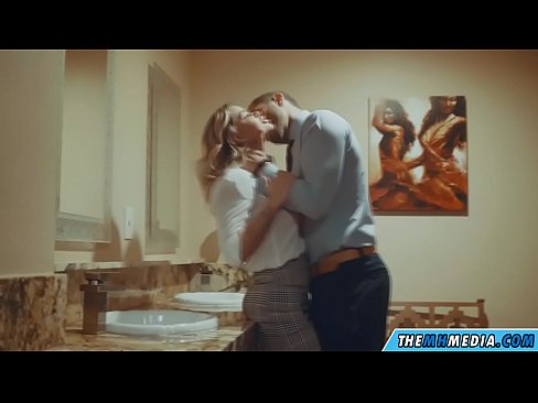 ❤️ 当一个胸大无脑的金发女郎在公共厕所里勾引你时 ❤️ at us zh-cn.com-porn-mz.ru️❤